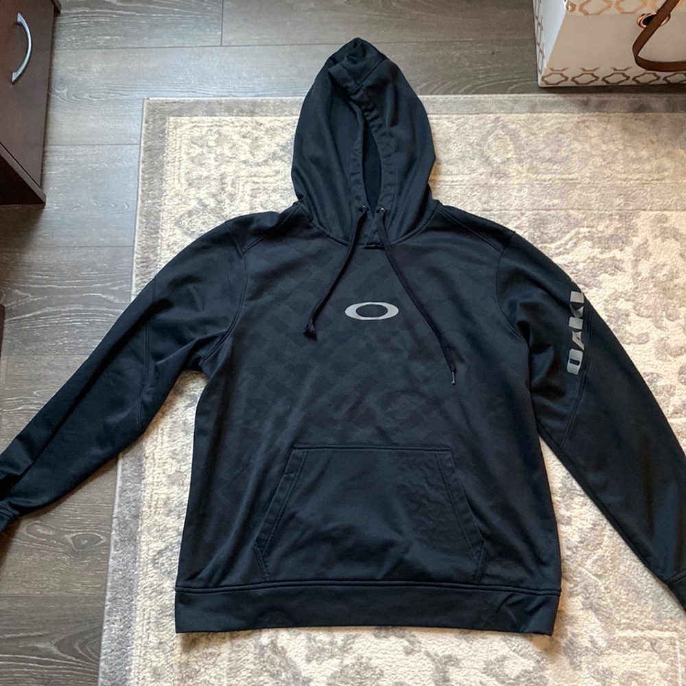 Good condition Men’s Oakley hoodie
